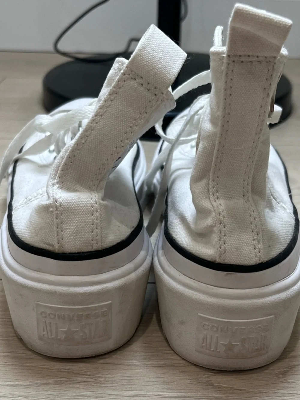Converse Chuck Taylor® All Star® Lugged Lift Platform Canvas (Big Kid) Size 5 - Picture 4 of 9